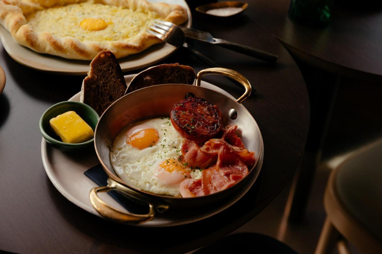 Hotel QT Auckland Exterior foto A traditional English breakfast